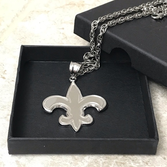 Fine Jewelry Sterling Silver .925 Flur-de-lis Pendant / CHAIN IS INCLUDED - Picture 2 of 7